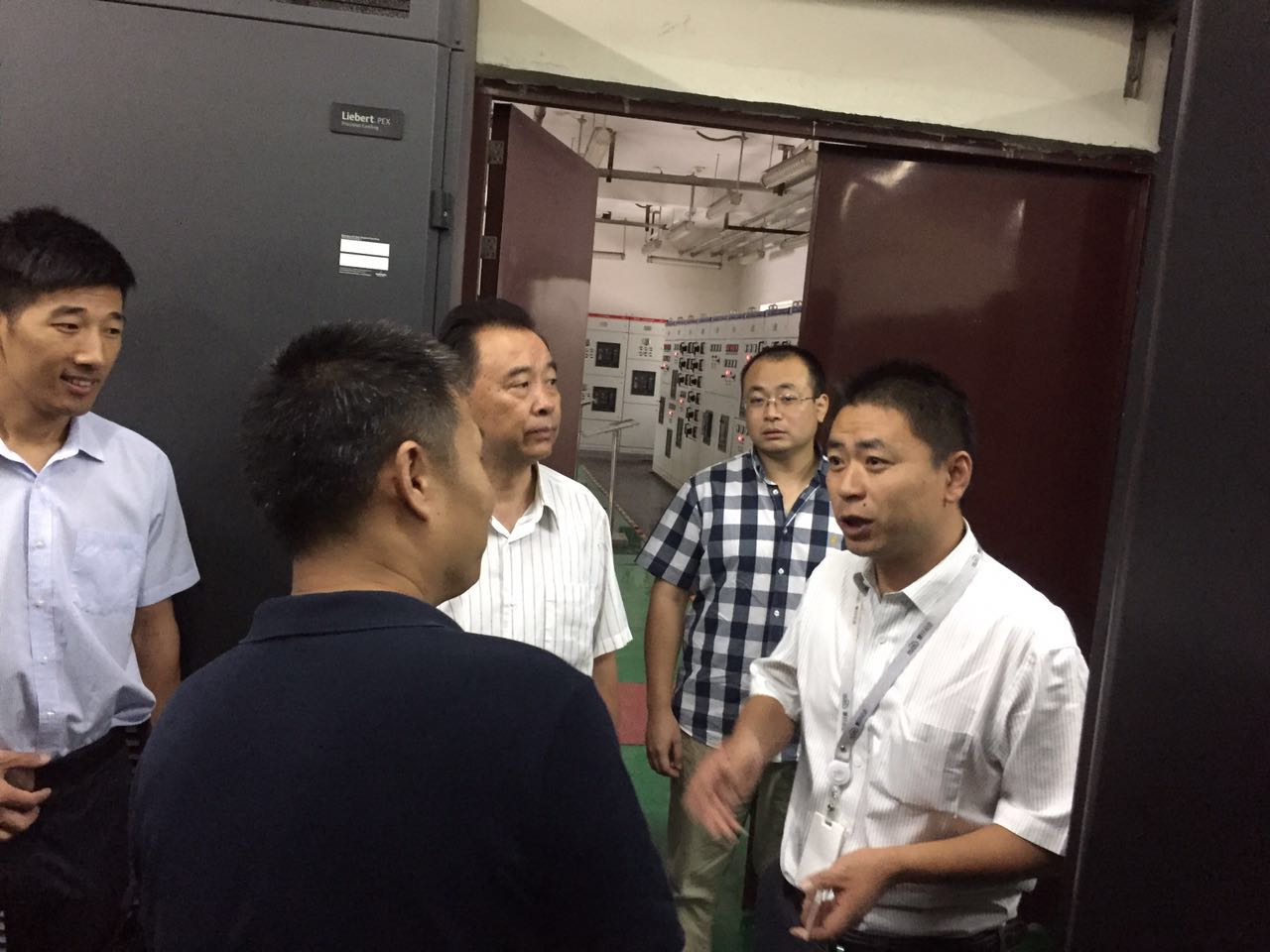 河北商務(wù)局領(lǐng)導(dǎo)蒞臨參觀河北慧日信息技術(shù)有限公司